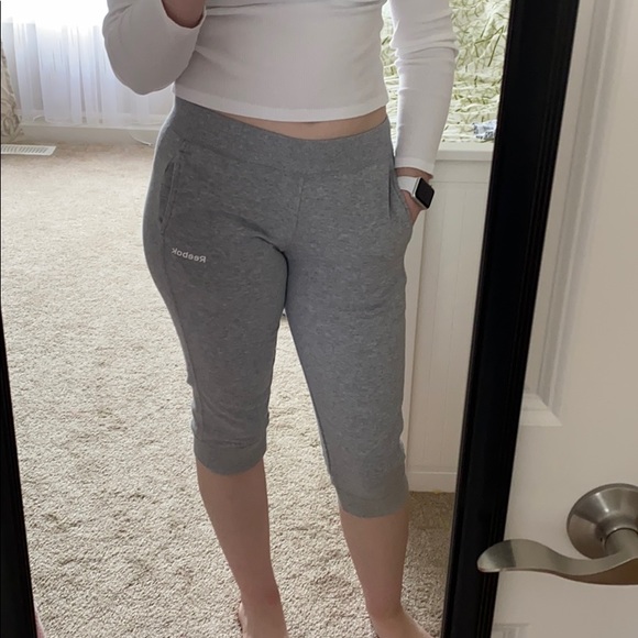 Grey Capri pants - Picture 1 of 2